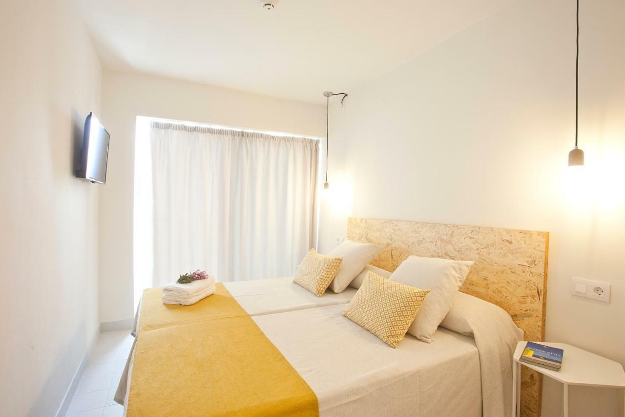 Bj Cala Morlanda Estudios (Adults Only) S'Illot  Exterior photo